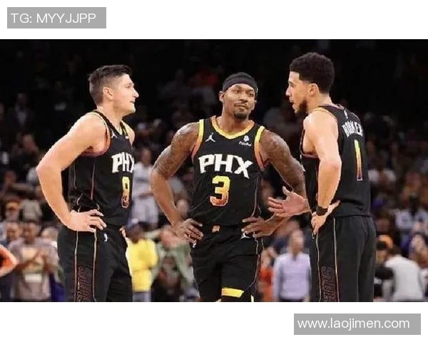 昔日恩怨再现！布克与老队友狭路相逢