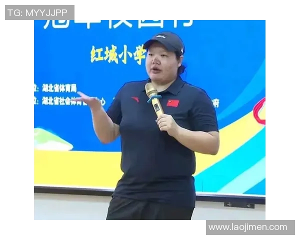 体操世界冠军退役后当上高校教师，分享人生经验